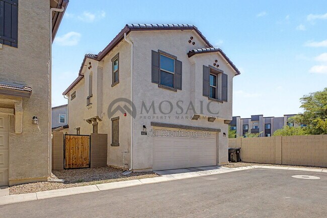 Building Photo - 8317 E Impala Ave