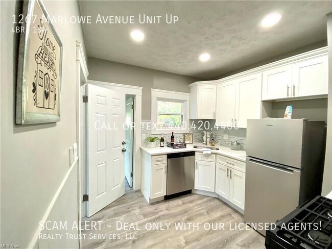 Building Photo - Updated 4 bed 1 bath 2 floors unit with a ...