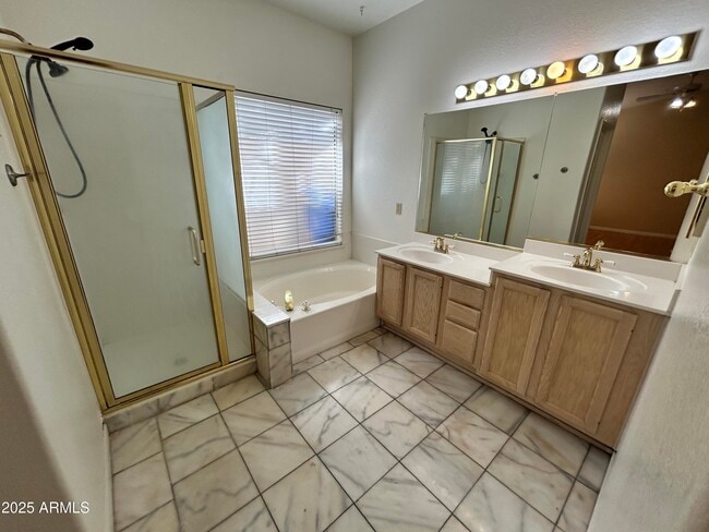 Building Photo - 1233 N Pebble Beach Dr