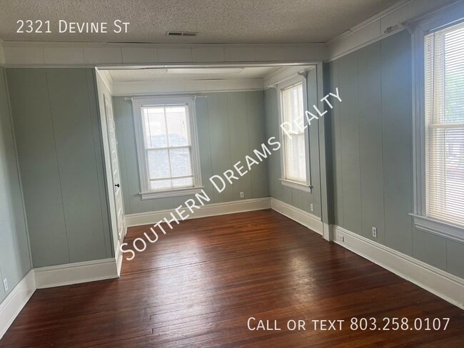 Building Photo - Charming 2-Bedroom Home in Prime Devine St...