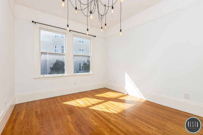 Building Photo - SOPHISTICATED 2-BD DREAM HOME WITH DIGITAL...