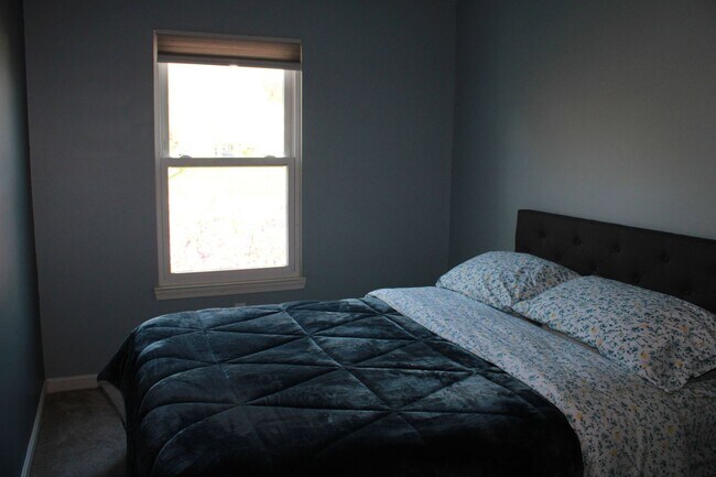 Building Photo - Charming 2 Bedroom/1 Bathroom Condo in Halethorpe, MD!