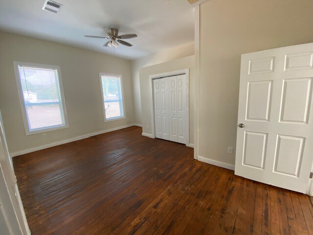 Building Photo - 1306 Calvit St