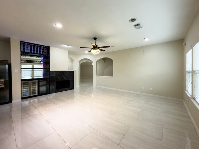 Building Photo - 2243 Rocky Hollow Ln