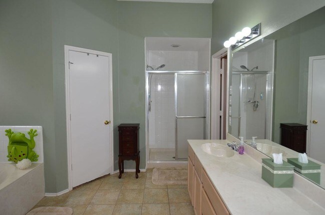Building Photo - 6207 Highland Branch Dr