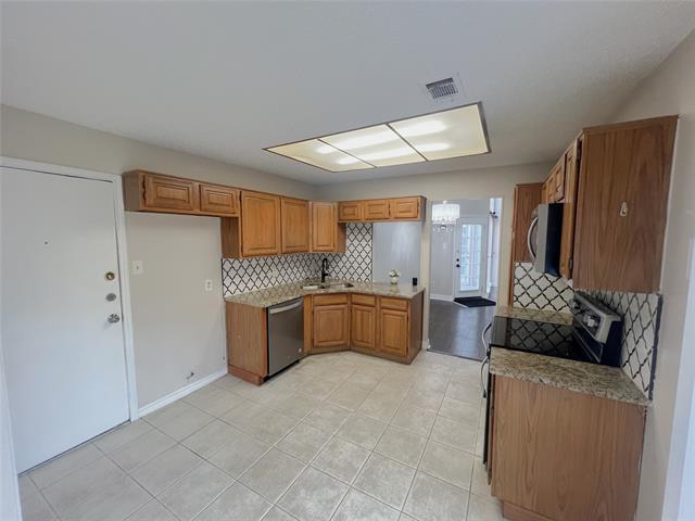 Building Photo - 3147 Royal Gable Dr