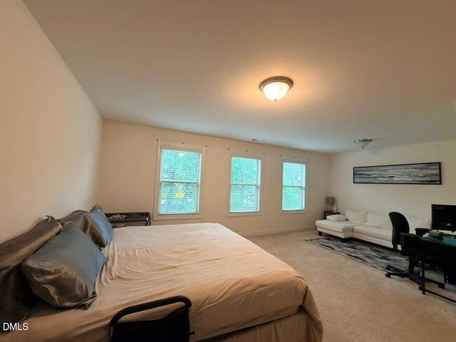 Building Photo - 735 Lampwick Ln