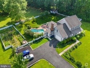 Building Photo - 7020 Venus Ct