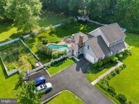Building Photo - 7020 Venus Ct