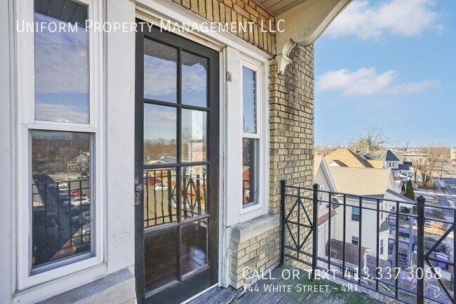 Building Photo - 144 White St