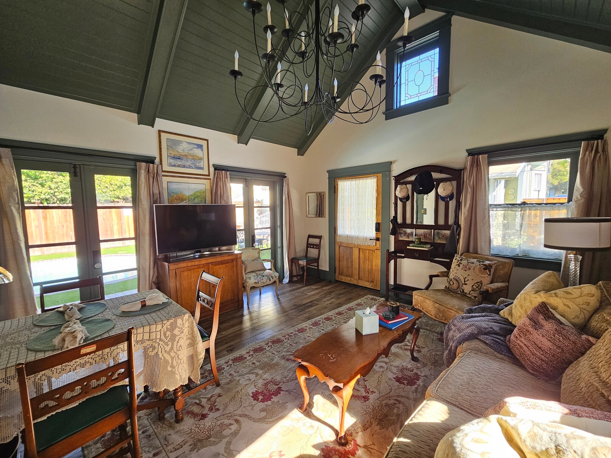 Building Photo - 139 N Ivy Ave