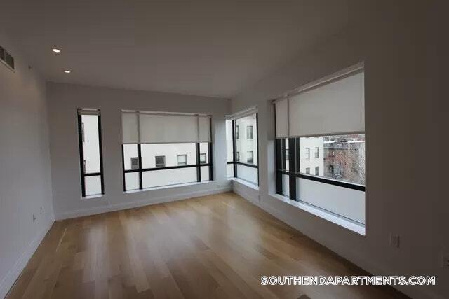 Building Photo - 150 Camden St