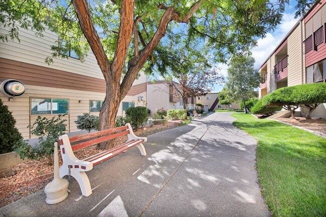Building Photo - Charming 2-Bed Condo Near CMU & St. Mary’s...