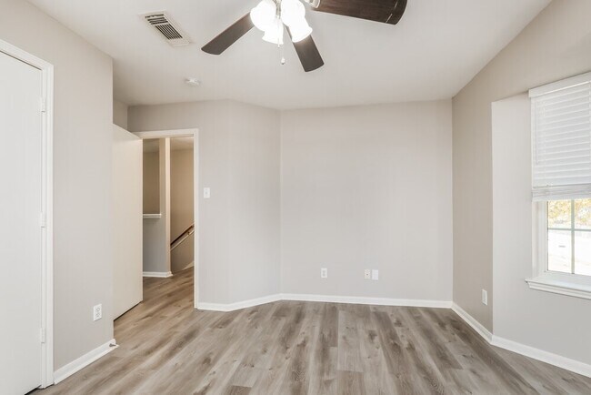 Building Photo - 29226 Spring Mist Dr