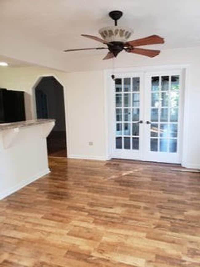 Building Photo - 504 Mountain Breeze Ln