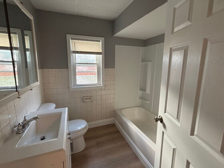 Building Photo - 48 Ontario St