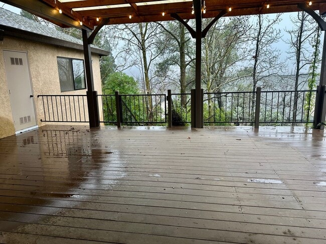 Building Photo - Available now, Executive 4 bdrm home with pool & hot tub!