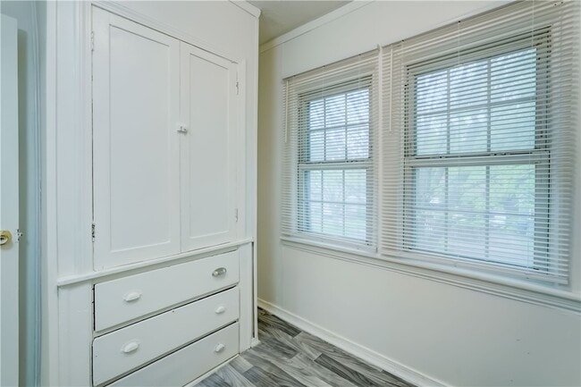 Building Photo - 49 Depew St