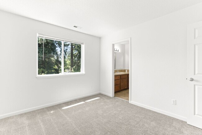 Building Photo - 3745-3749 SE 127th Place
