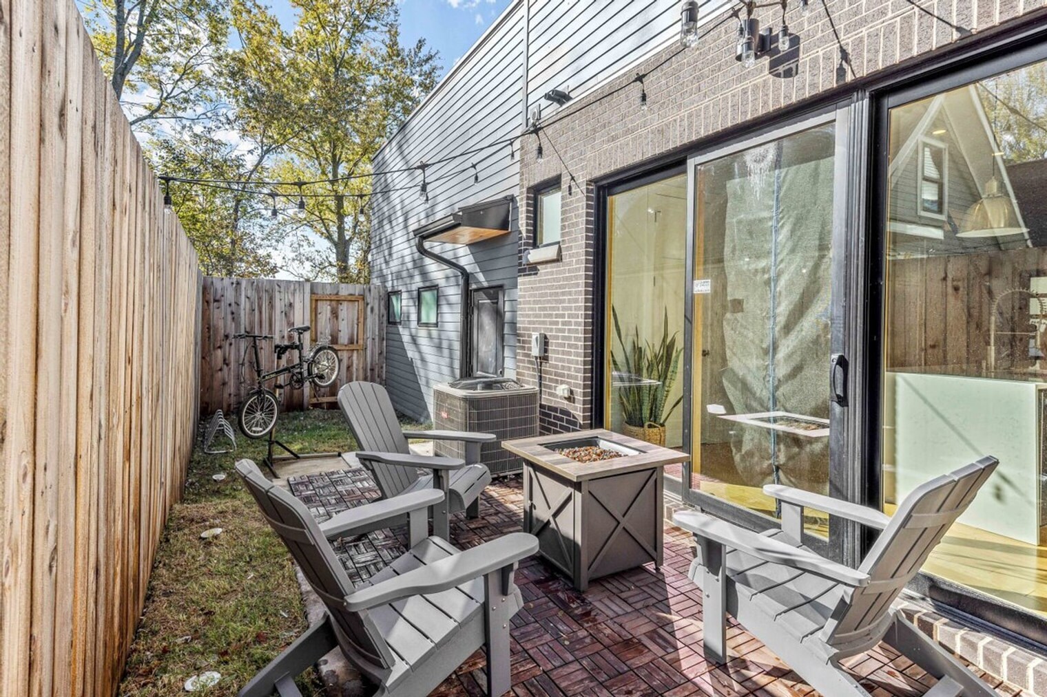 Building Photo - 707 SE A St