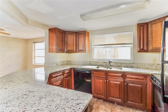 Building Photo - 9636 Mark Twain Ln