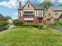Building Photo - 3619 Strathavon Rd
