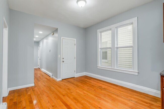 Building Photo - 396 Union St