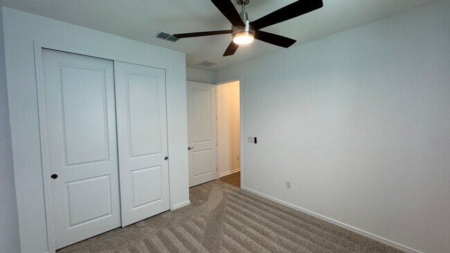 Building Photo - Unfurnished Annual Rental Available Now