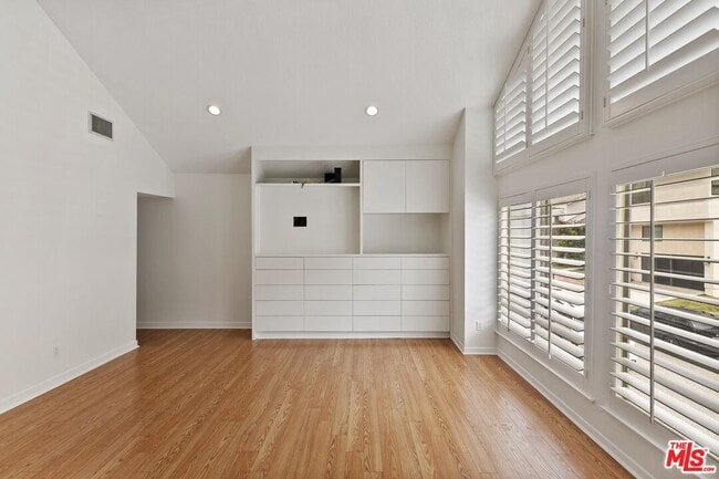 Building Photo - 2781 Woodwardia Dr