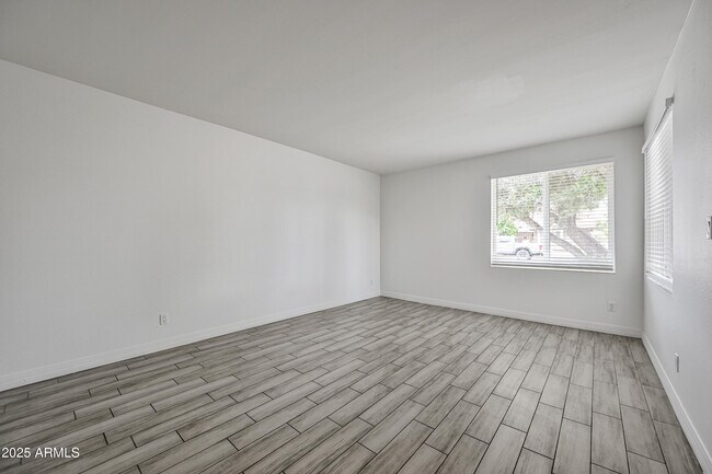 Building Photo - 6125 W Sierra St