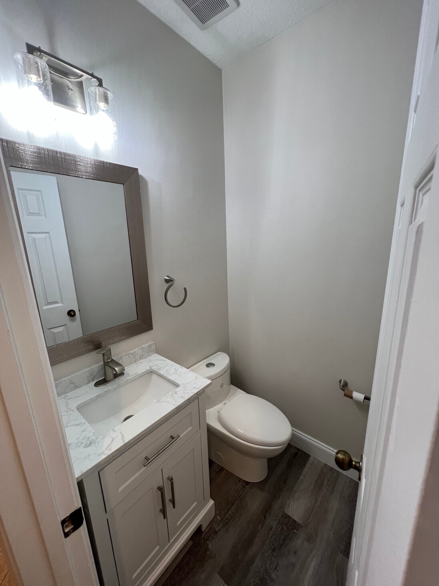 Building Photo - 1342 Crossbill Court
