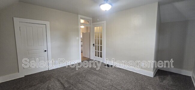 Building Photo - 611 1/2 Prospect Ave