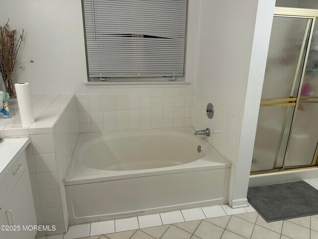 Building Photo - 63 Jamestown Dr