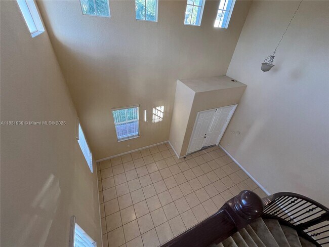 Building Photo - 9140 SW 153rd Ave