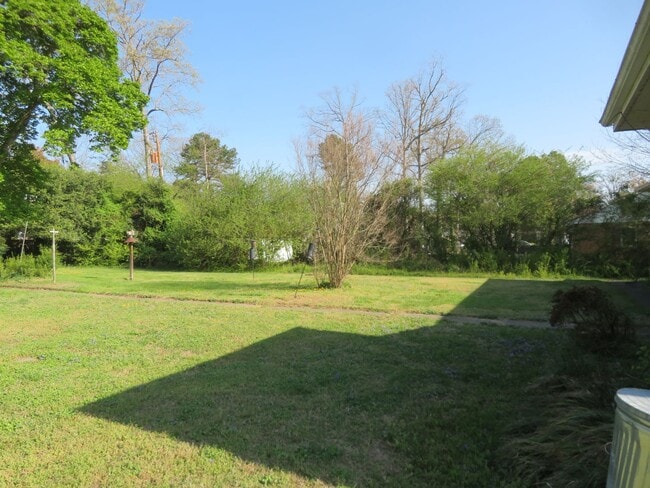 Building Photo - Meadowbrook Estates