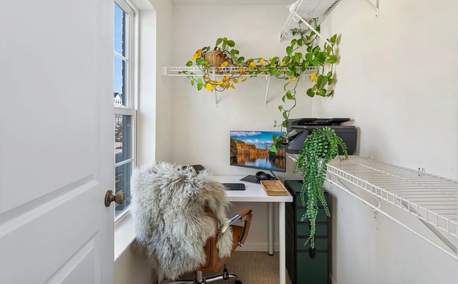 Building Photo - 6907 Stoddert Ln