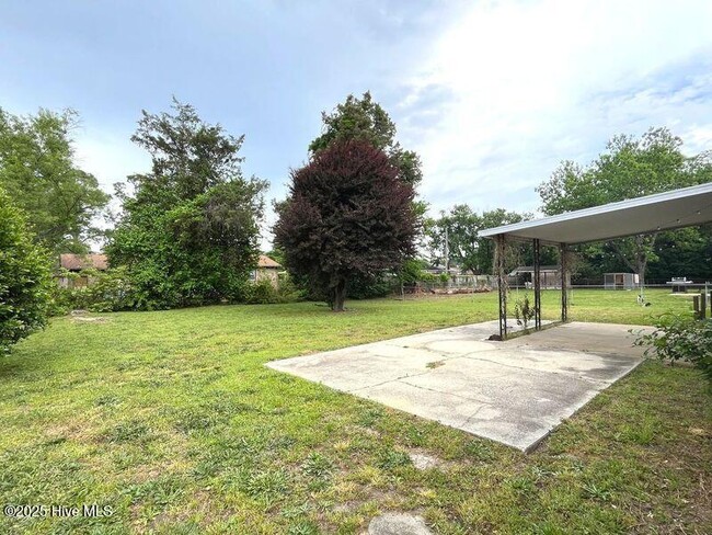 Building Photo - 5205 Dakota Ct