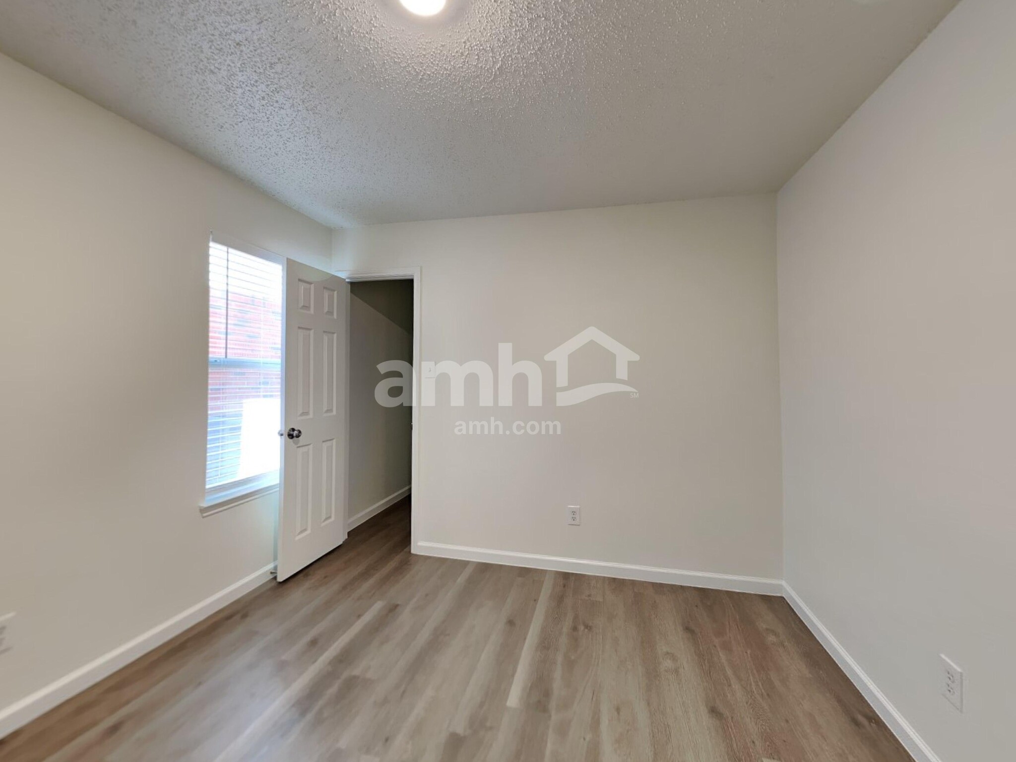 Building Photo - 11141 Pleasant Wood Ln