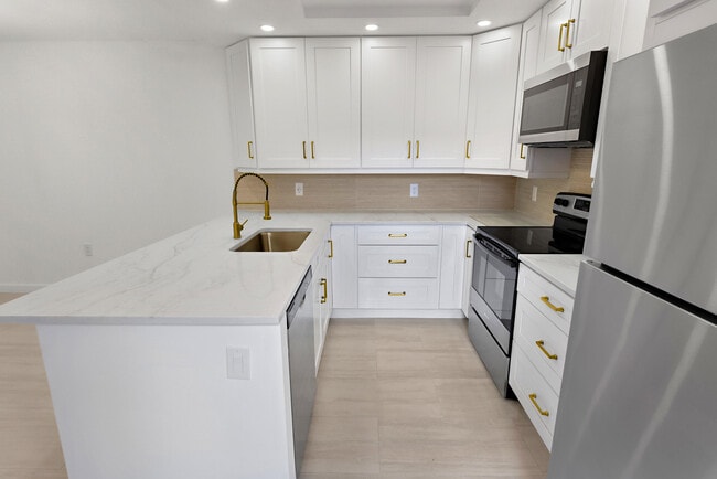 Building Photo - 2018 20th Ct