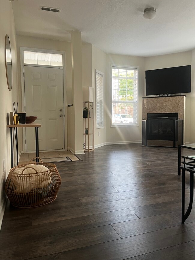 Building Photo - 5648 Winnetka Ave N