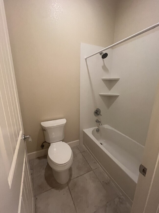 Building Photo - Stunning 4-Bed Lake View Home with Hardwood Floors