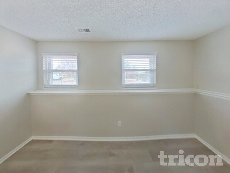 Building Photo - 6669 Gambol Quail Dr E