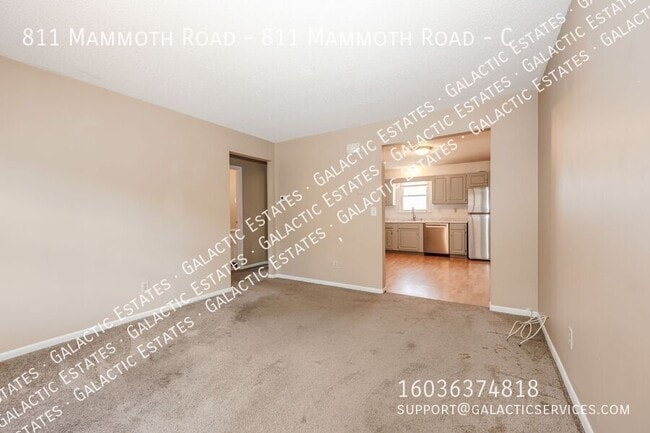 Building Photo - 811 Mammoth Rd