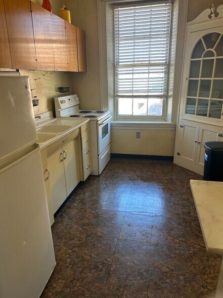 Building Photo - 33 W Fayette St