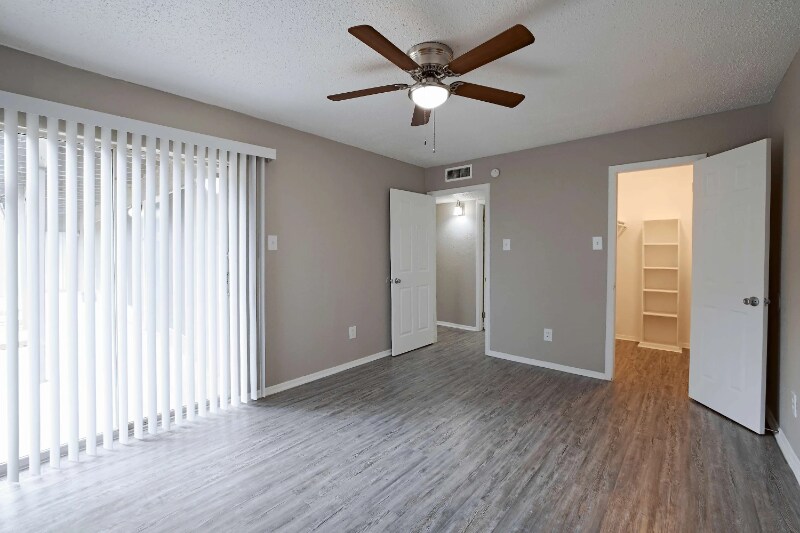 Building Photo - 3203 W Walnut Hill Ln