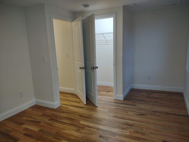 Building Photo - 394 Union Ave