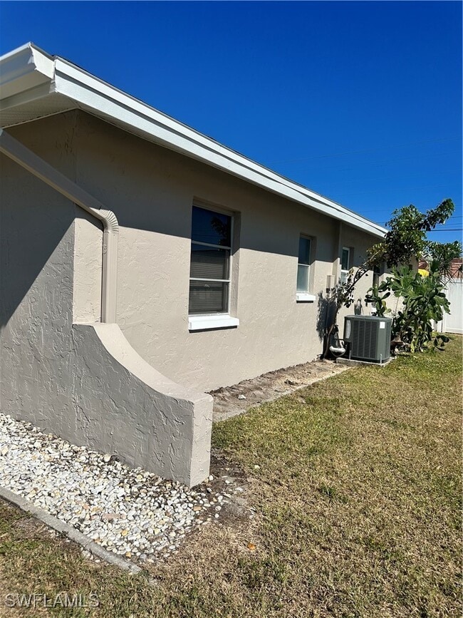 Building Photo - 2105 SE 15th Pl