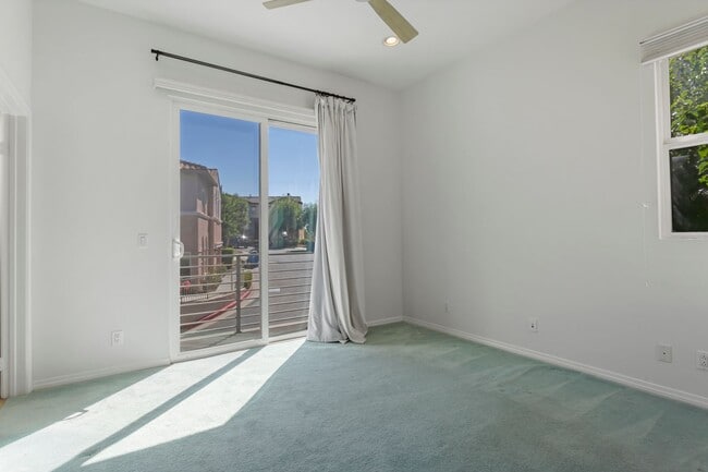 Building Photo - Modern 5-Bedroom Home with Spectacular Vie...