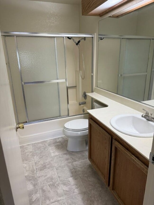 Building Photo - Browns Valley 3 Bedroom 2.5 Bath 2 Story w...