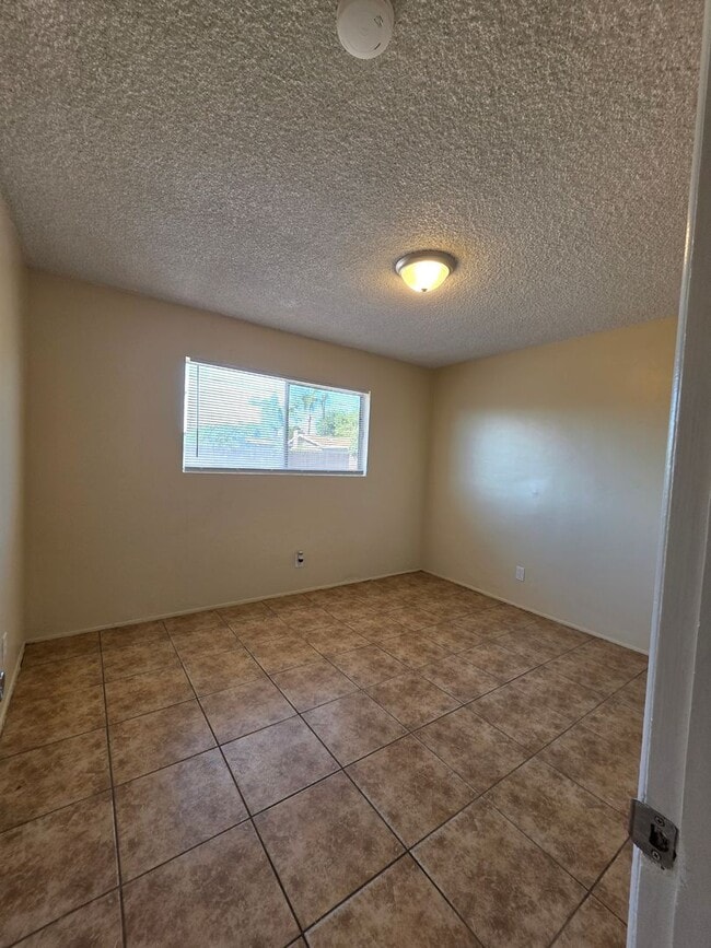 Building Photo - 2805 Cambria Ave